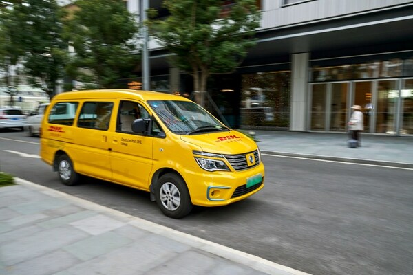 DHL U.S. holiday season packages surge, logistics peak approaches